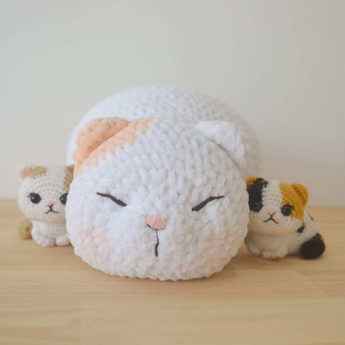 Crochet cat pattern: Marshmallow Kittie | Amigurumi cat pattern | Instant download pattern | English PDF pattern