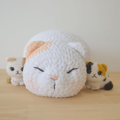 Crochet cat pattern: Marshmallow Kittie | Amigurumi cat pattern | Instant download pattern | English PDF pattern