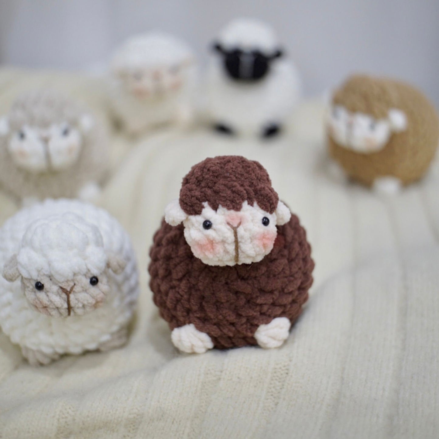 Little Sheep Crochet Plushies Pattern, Amigurumi PDF File Tutorial in English Deutsch Français Español Português