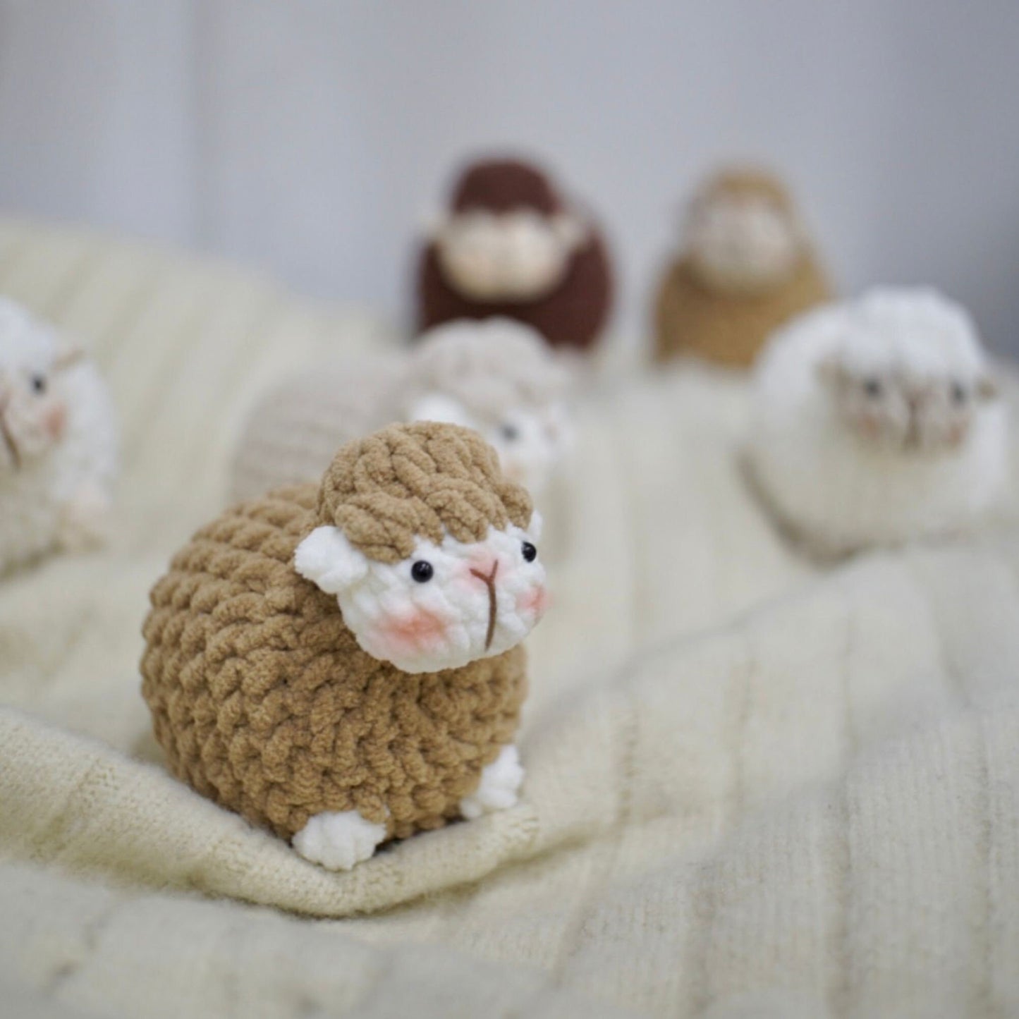 Little Sheep Crochet Plushies Pattern, Amigurumi PDF File Tutorial in English Deutsch Français Español Português